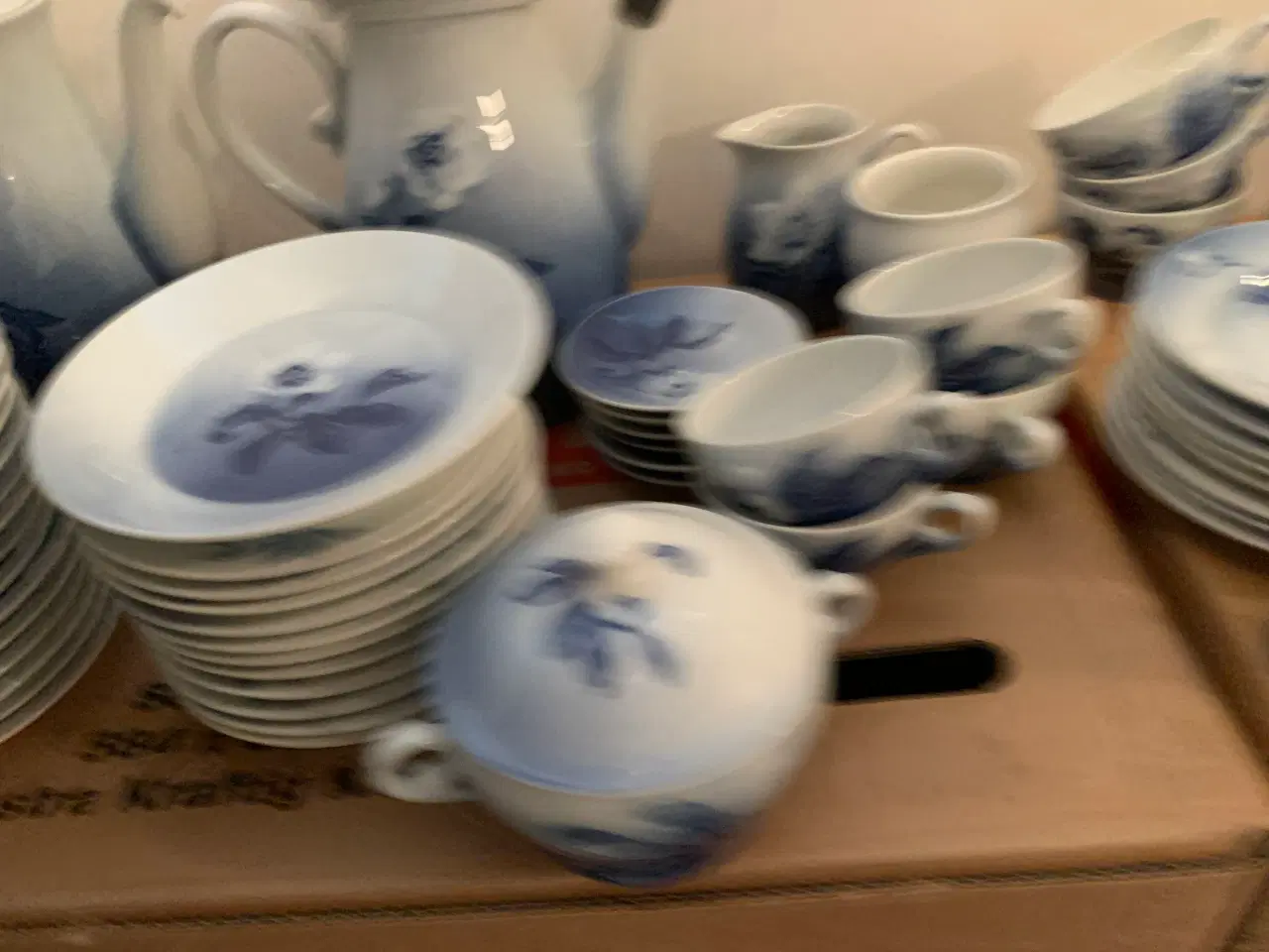 Billede 6 - Fint Julerose stel