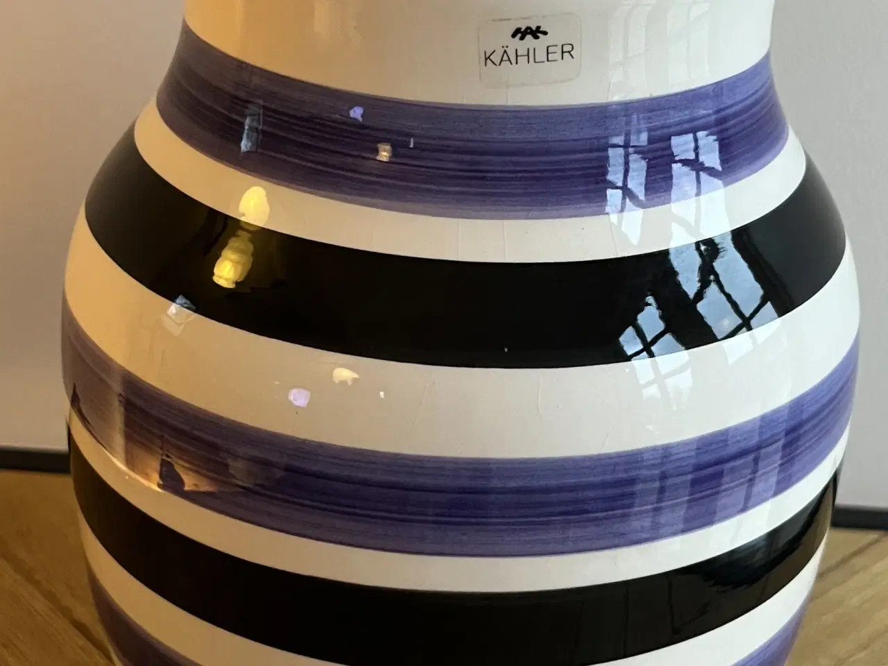 Billede 1 - 2 stk. Kähler vaser, 20 cm.