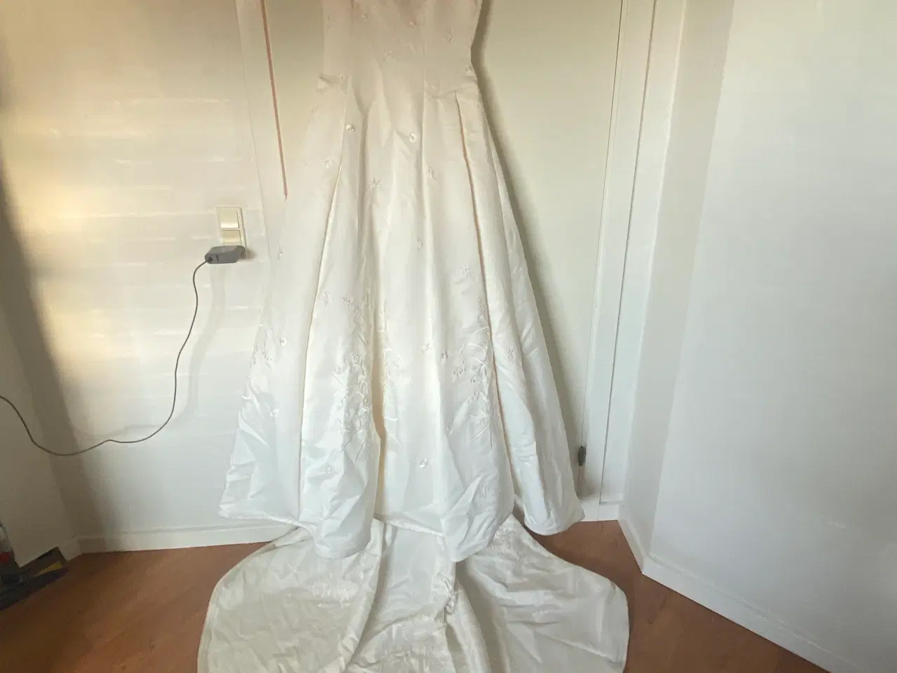 Billede 4 - Designer brudekjole 