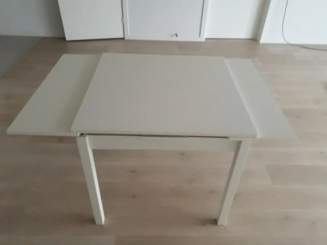 Billede 3 - Praktisk bord med hollandsk udtræk