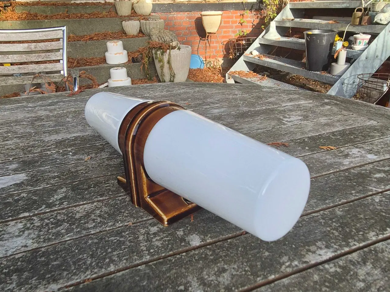 Billede 2 - Klassisk brun badeværelseslampe