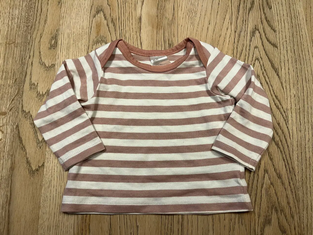 Billede 2 - Bukser og bluse