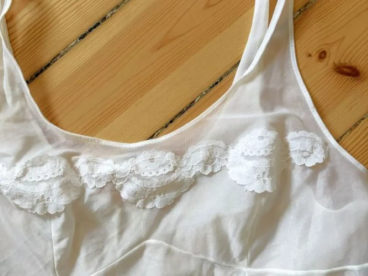 Billede 2 - Vintage underkjole med blonder