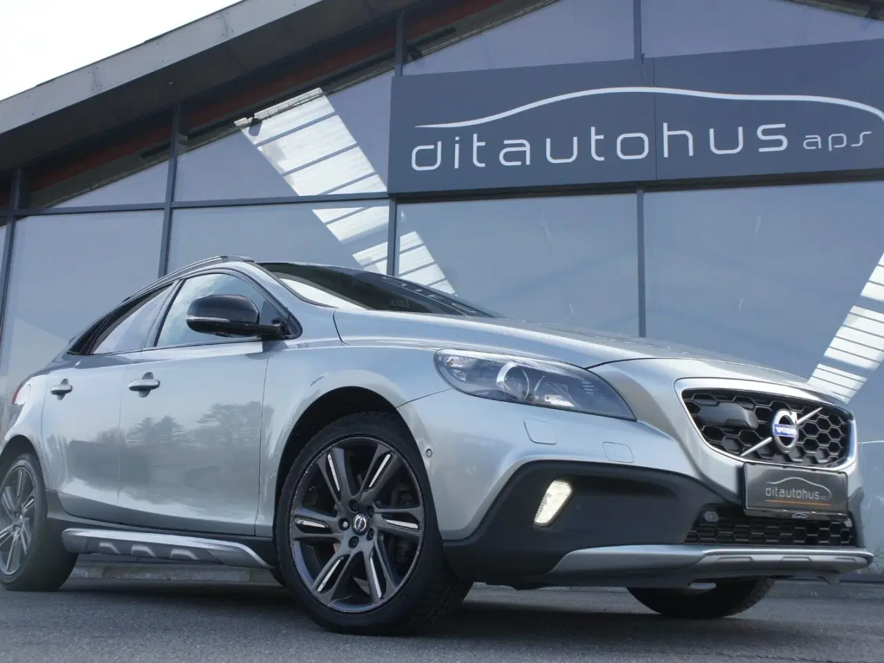 Billede 2 - Volvo V40 2,0 D4 190 R-Design aut.