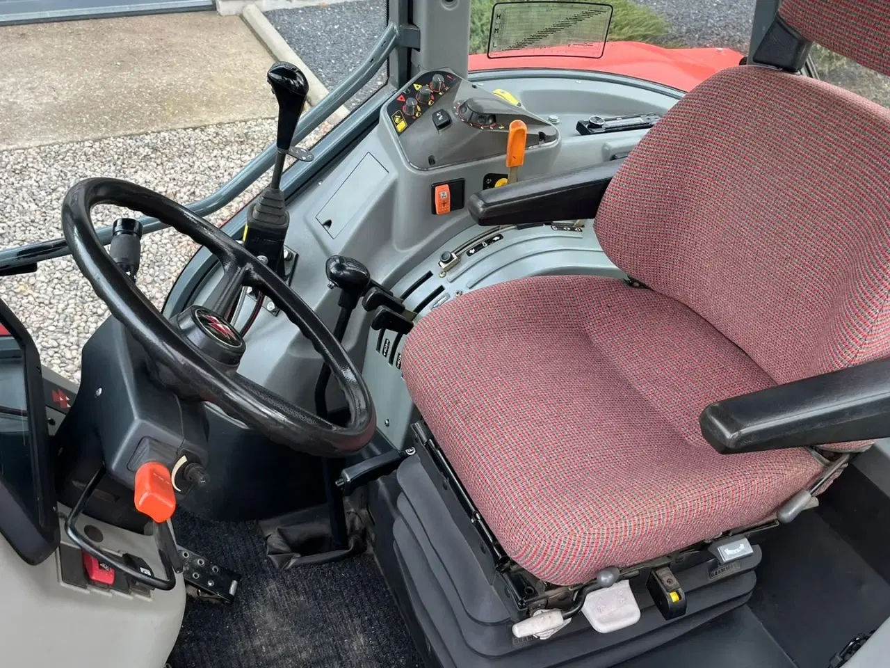 Billede 8 - Massey Ferguson 4255 Meget velholdt traktor med Quicke 640 frontlæsser