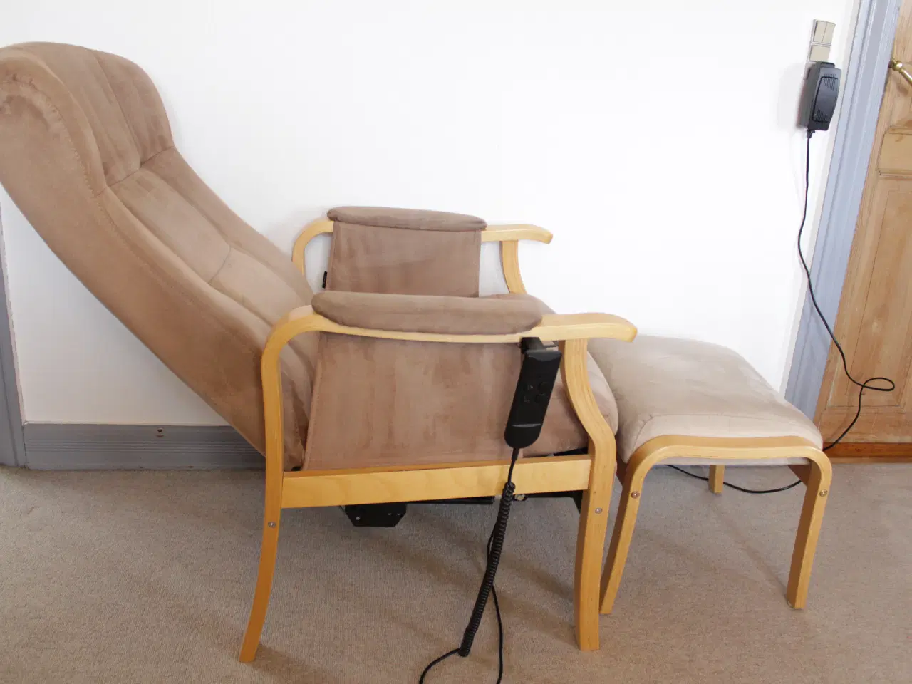 Billede 2 - Sorø otiumstol m sædeløft (el) + skammel