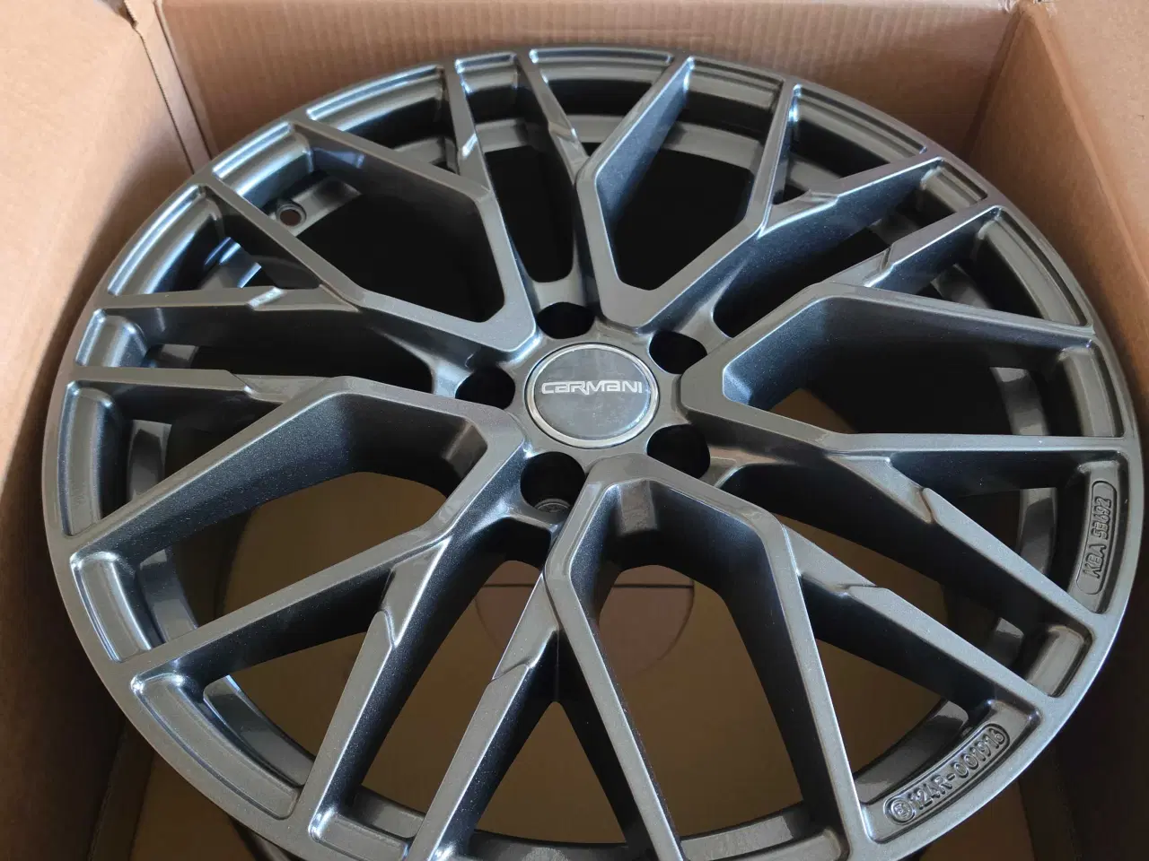 Billede 1 - 4 stk ubrugte 19 "Alufælge titanium Grey sælges 