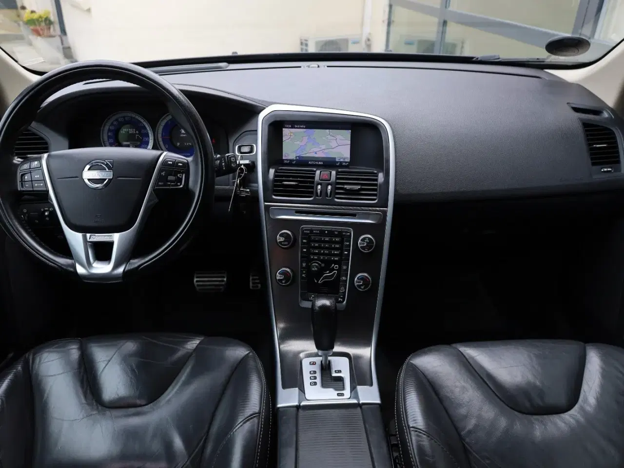 Billede 4 - Volvo XC60 2,4 D5 215 R-Design aut. AWD