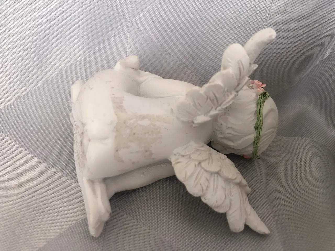 Billede 18 - To forskellige keramik engle figurer 