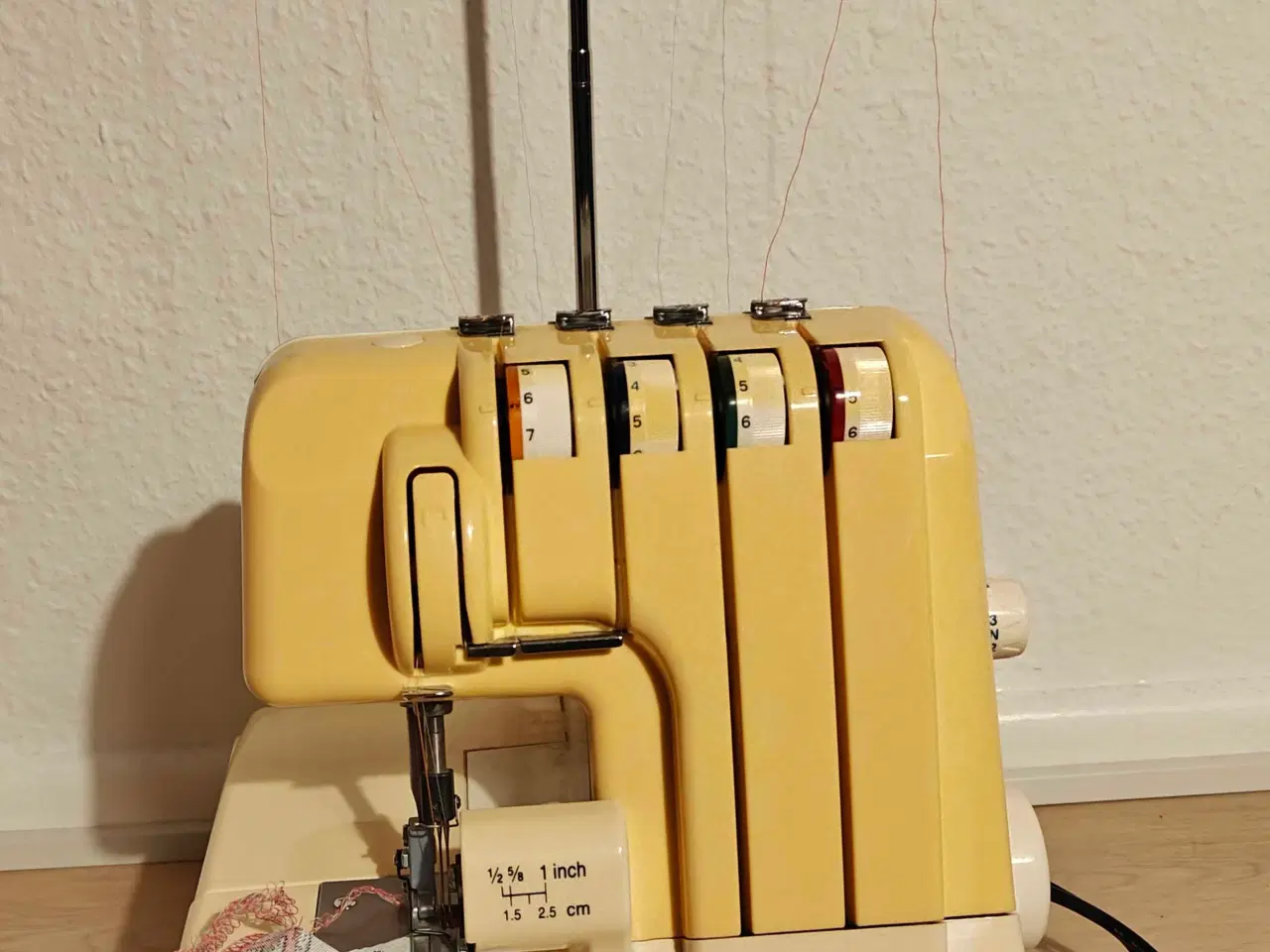 Billede 1 - Overlocker – testsyet, korrekt indstillet og klar 