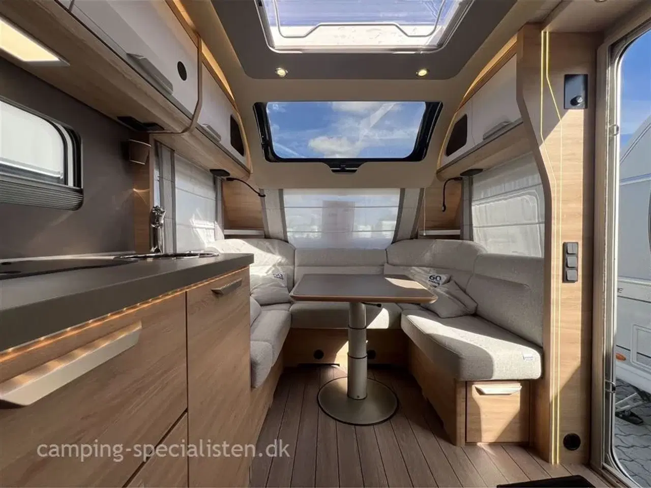Billede 10 - 2023 - Knaus Sudwind 540 UE 60 Years   En flot Knaus Südwind 540 UE model 2023 - kan nu ses  hos Camping-Specialisten.dk