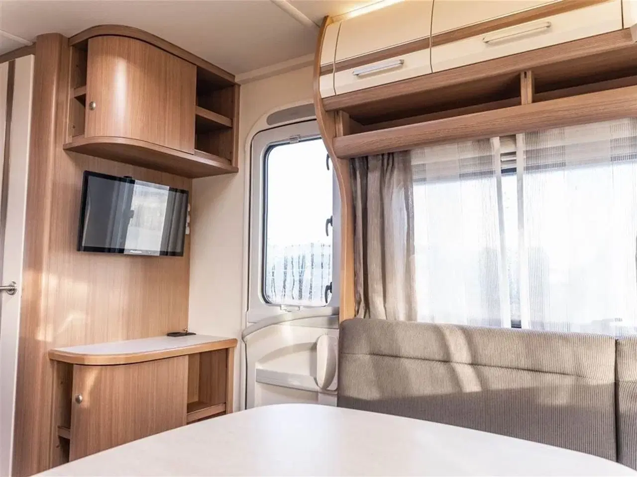 Billede 10 - 2016 - Fendt Bianco Selection 515 SG Rummelig kvalitetsvogn med enkeltsenge