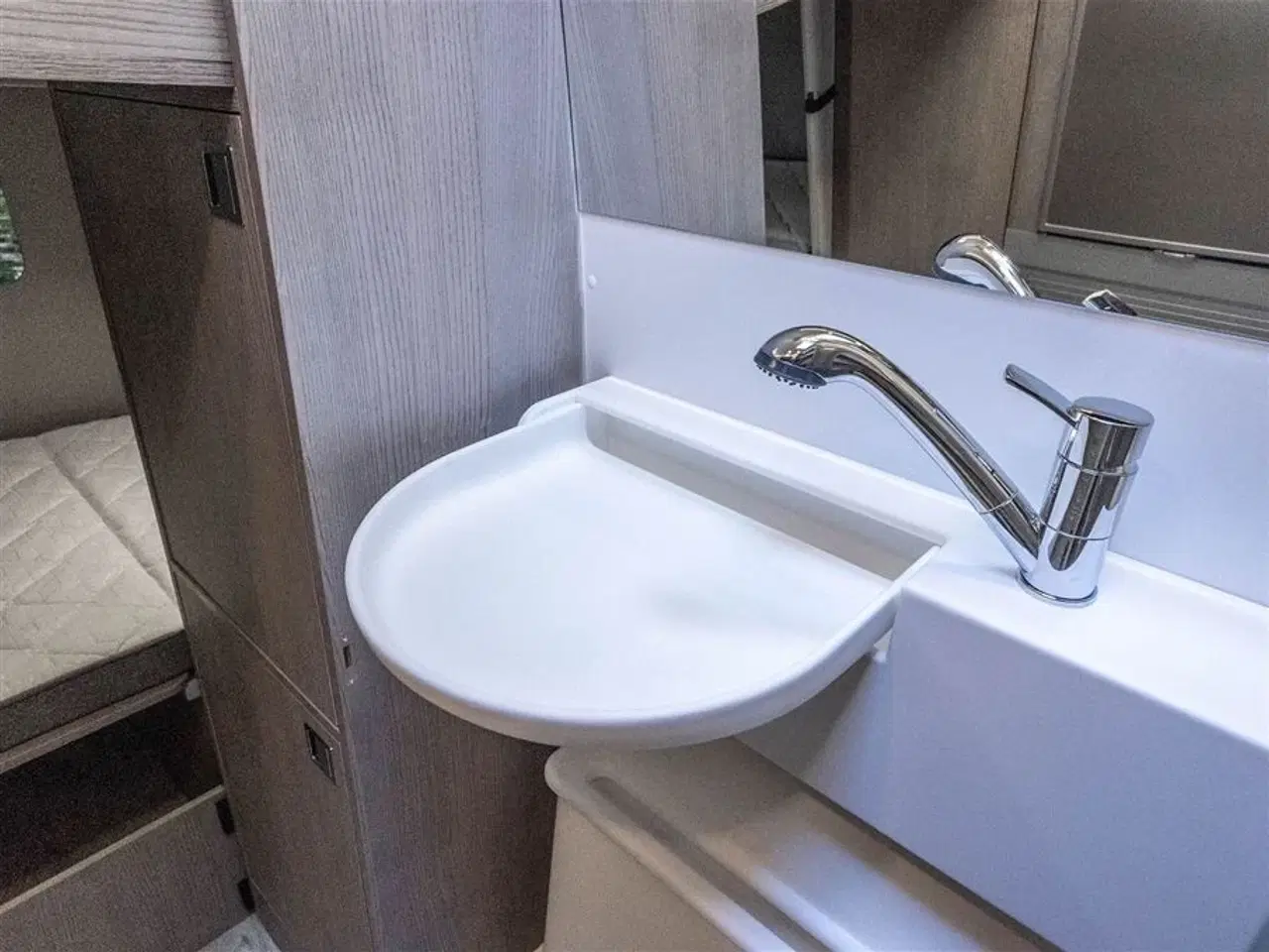 Billede 23 - 0 - FURGOK XPACE 600 FAMILY North   Van med plads til 5 personer!