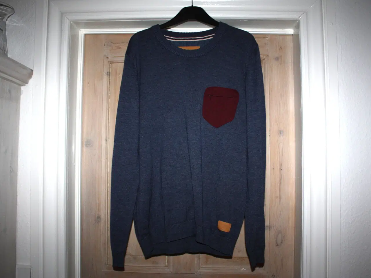Billede 1 - Sweater med rund hals Minimum str. L