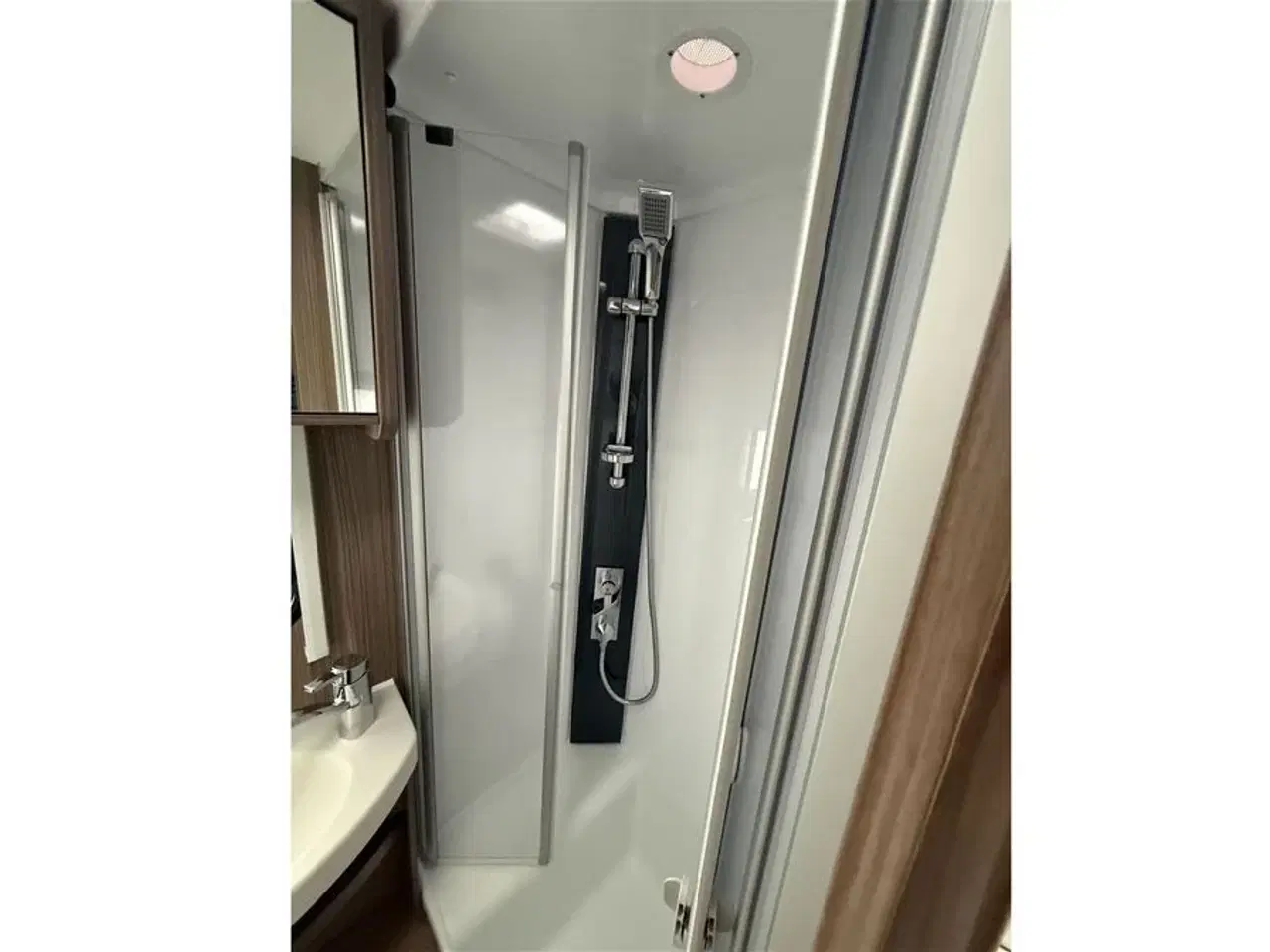 Billede 6 - 2026 - Fendt Tendenza 560 SFDW Alde   Lækker Fendt Tendenza med Fritstående dobbeltseng fra Hinshøj Caravan A/S