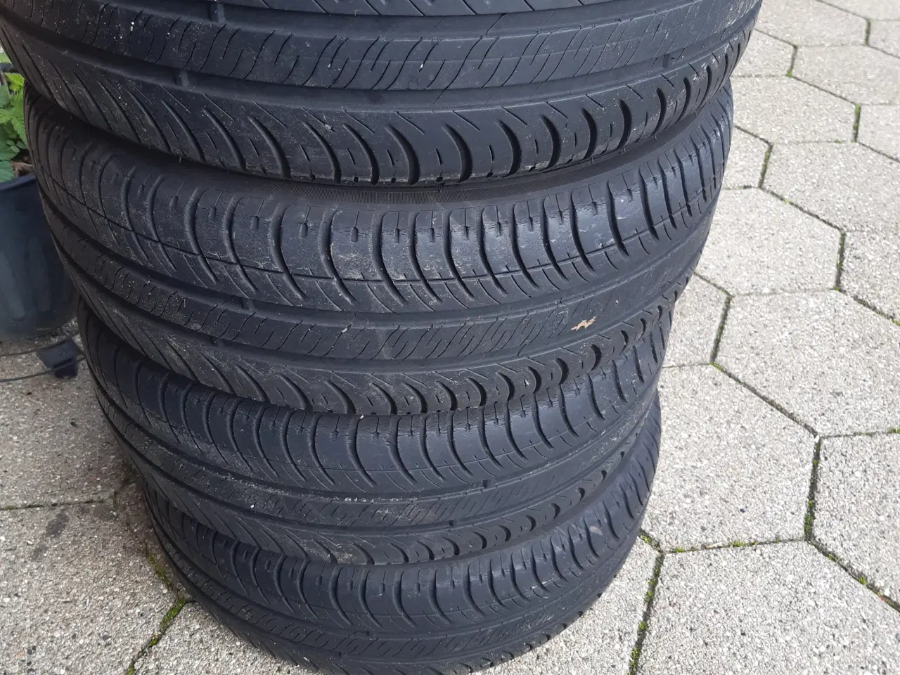 Billede 2 - 4 stk. 14” 185/60 R14 sommerdæk på alu. fælge