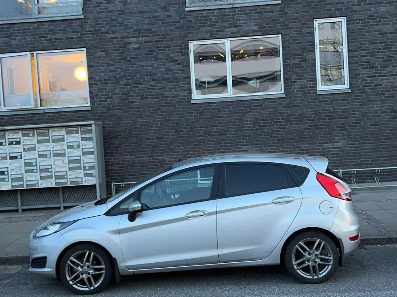 Billede 2 - Ford Fiesta 1.6 (95) hatchback, 5 dørs Manuel 
