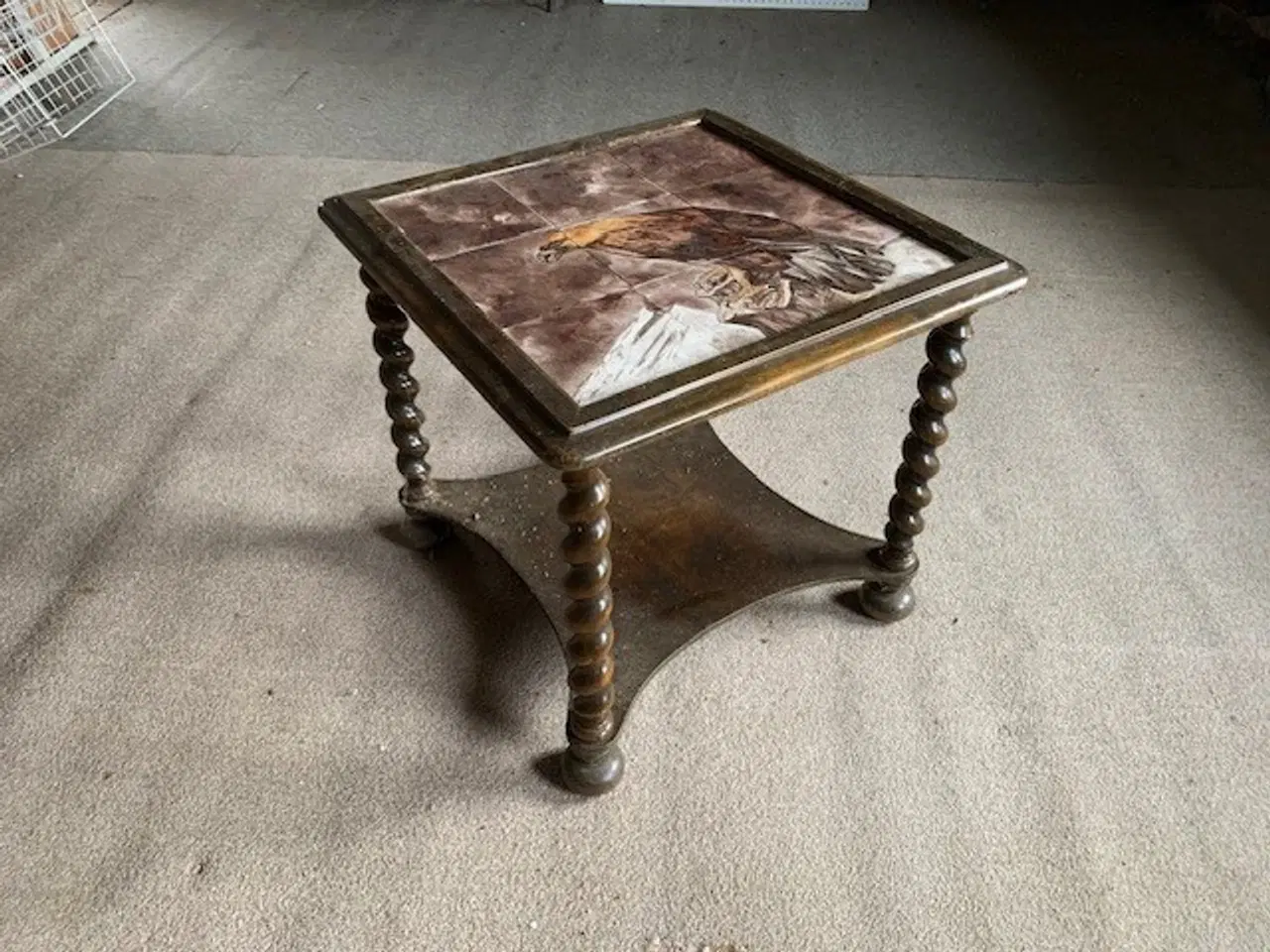 Billede 1 - kakkelbord med ørne-motiv