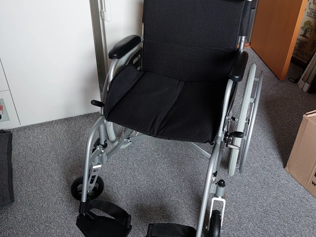 Billede 1 - Kørestol i god kvalitet 