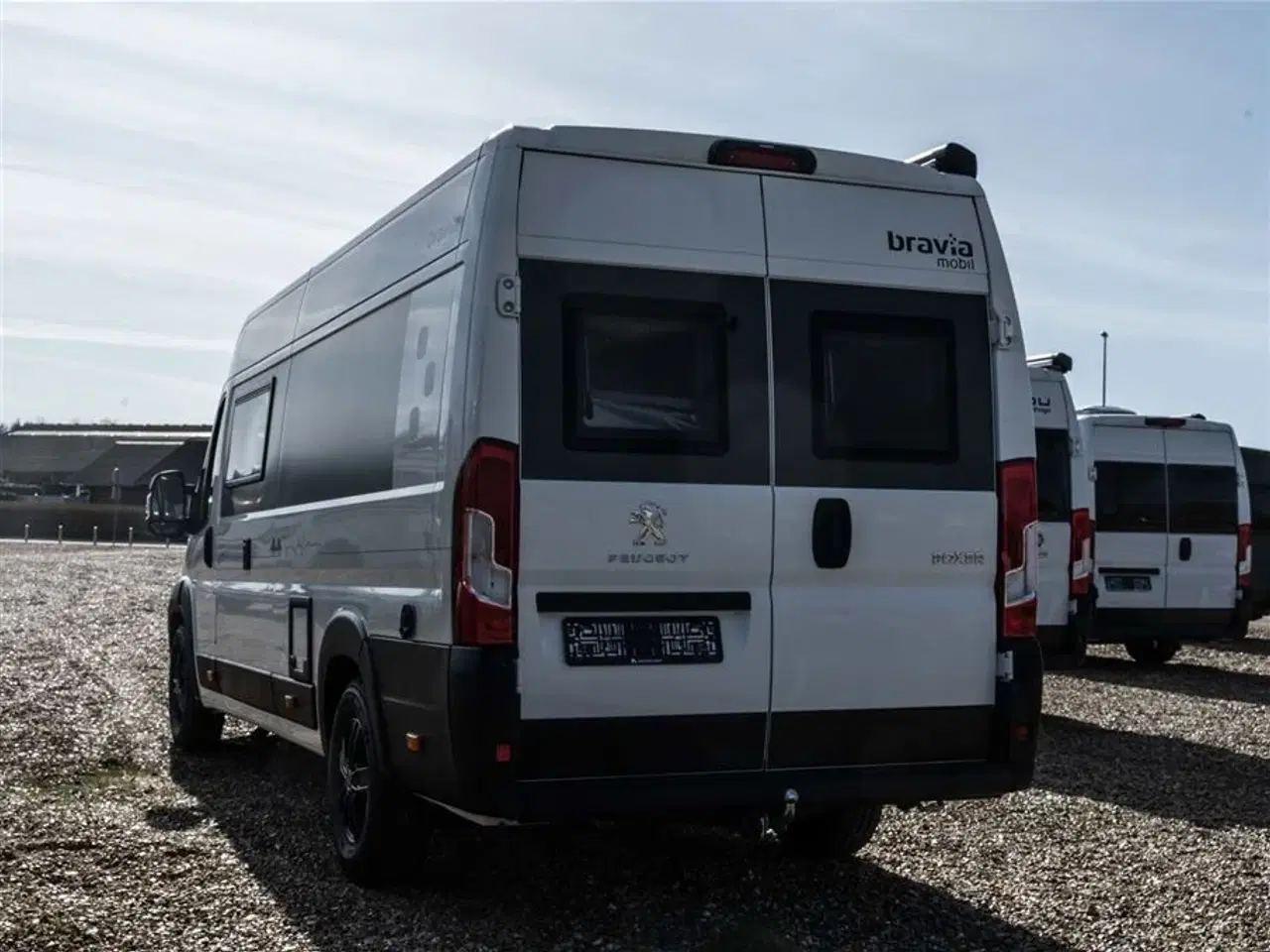 Billede 32 - 2021 - Bravia 636 140 Hk Edition 30   Campervan med langsgående senge og god indretning Kørt 20,500 Km.