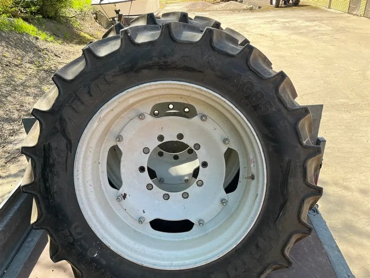 Billede 4 - BKT 340/85R48 For 320/90 R32 kompletsæt
