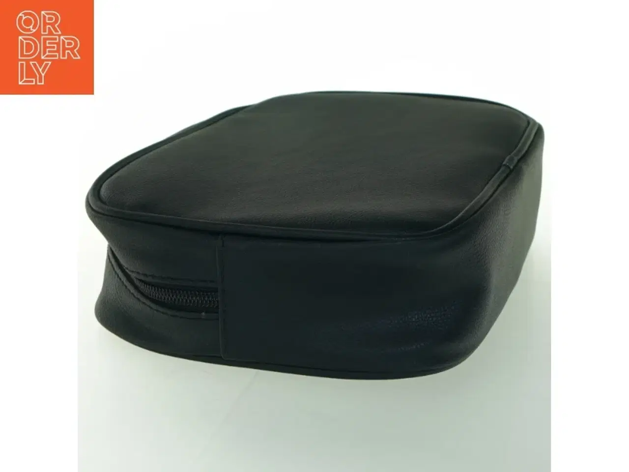 Billede 3 - Sort toilettaske (str. 24x17x6 cm)