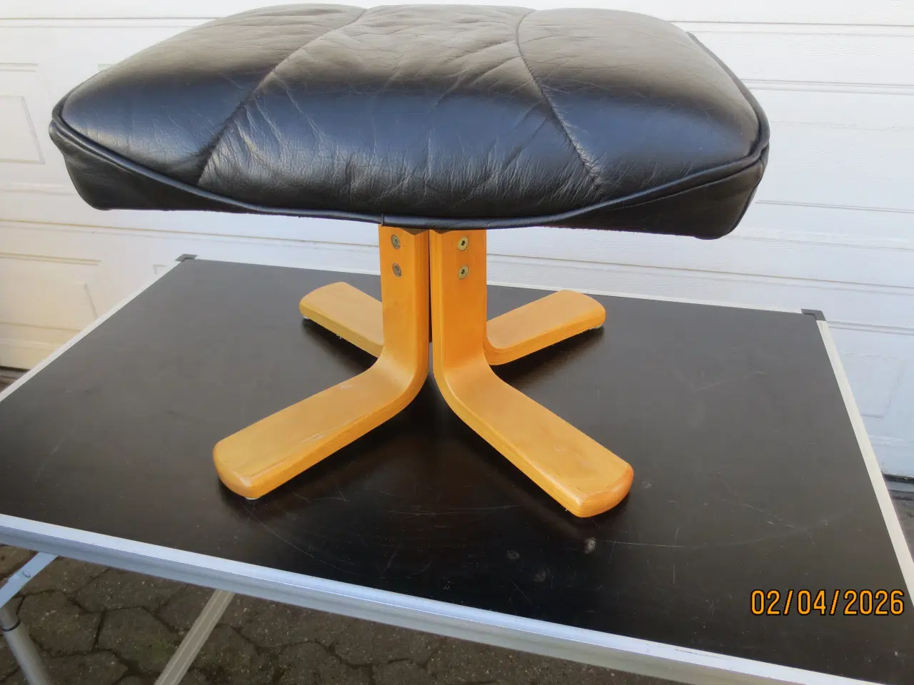 Billede 4 - 1 stk Fodskammel med sort læder 