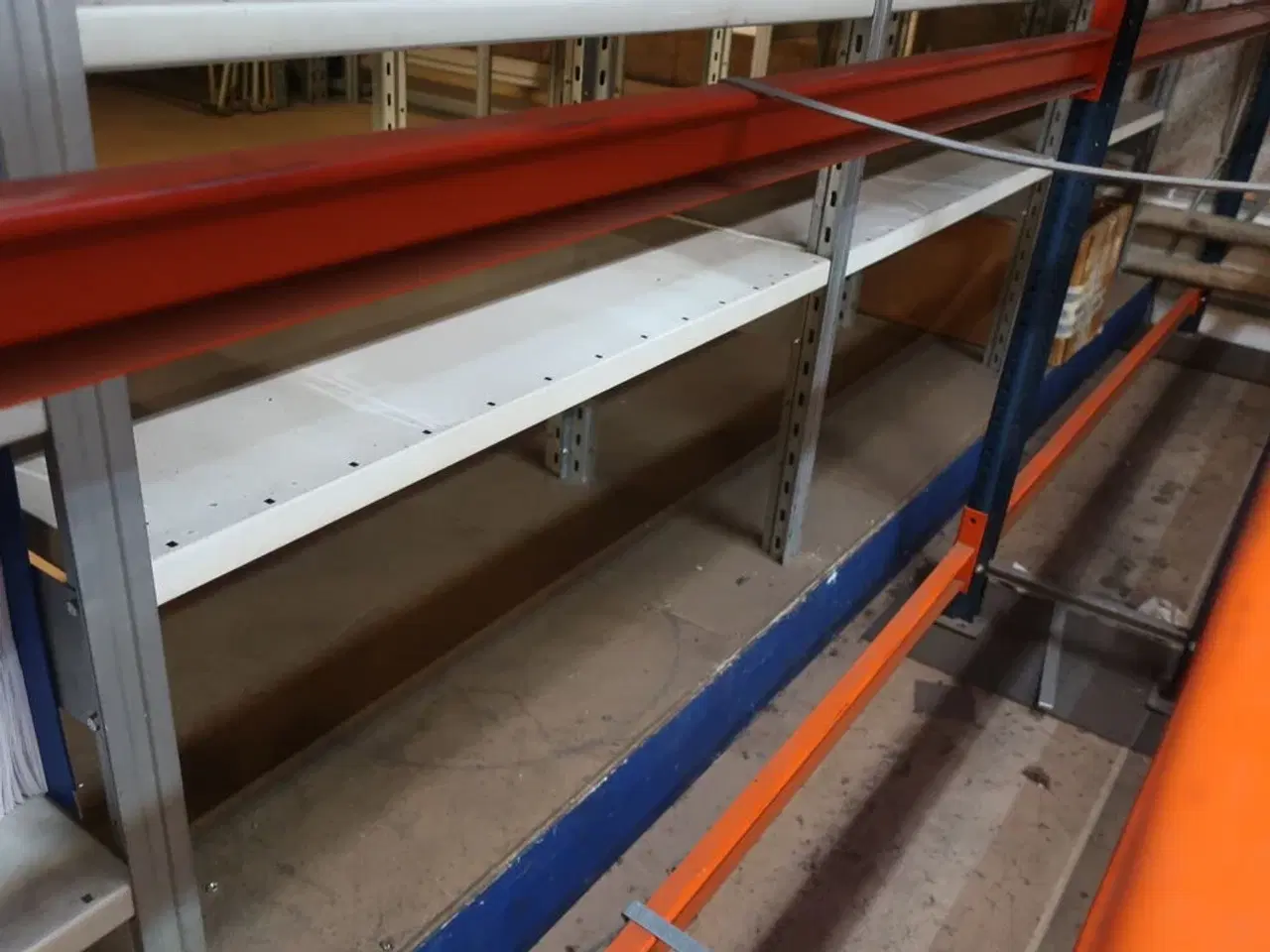 Billede 7 - 9 fag lagerreoler uden indhold samt ekstra hylder