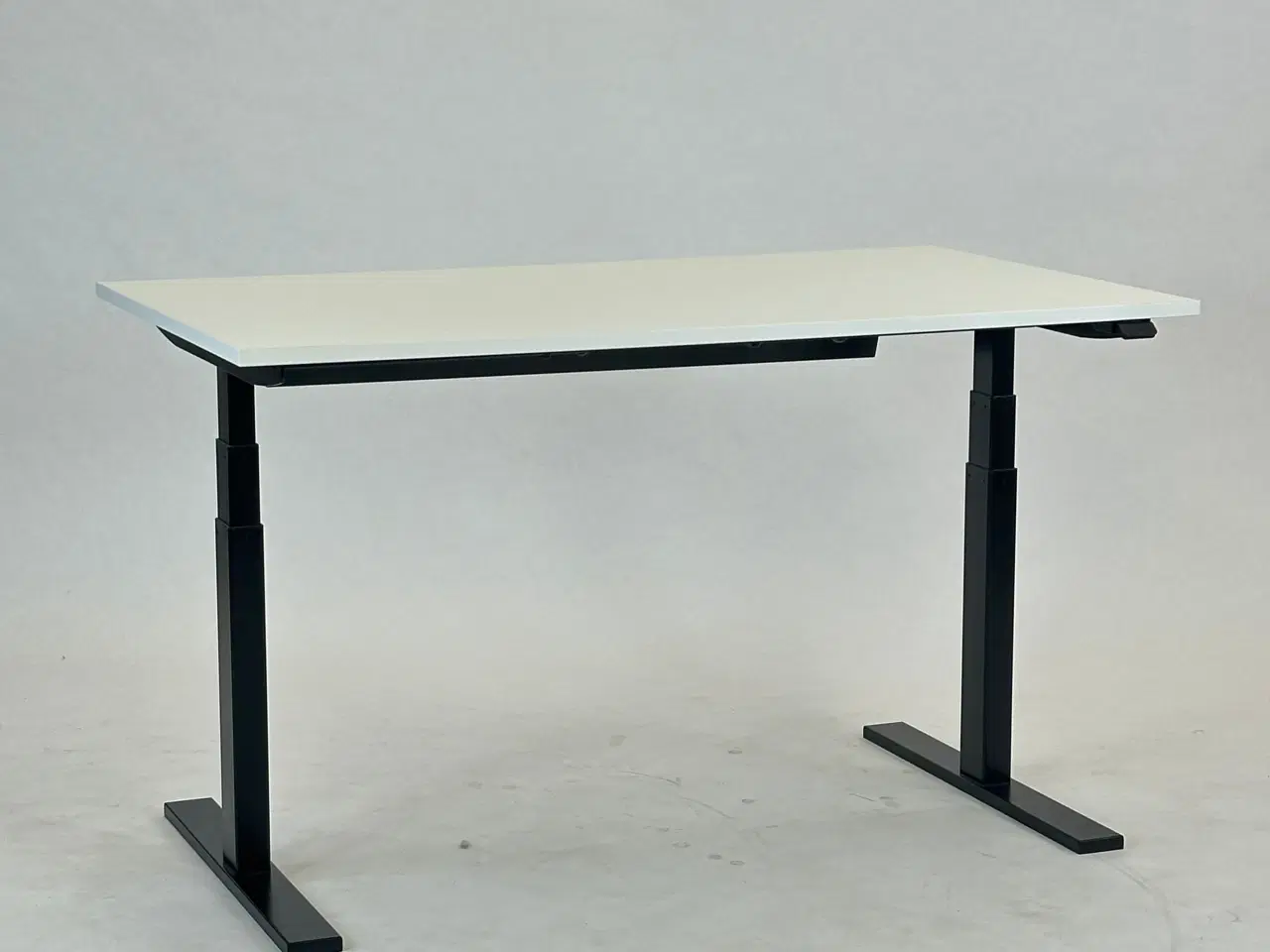 Billede 1 - Hæve-/Sænkebord 140x80 (m. flexstel) - Linak