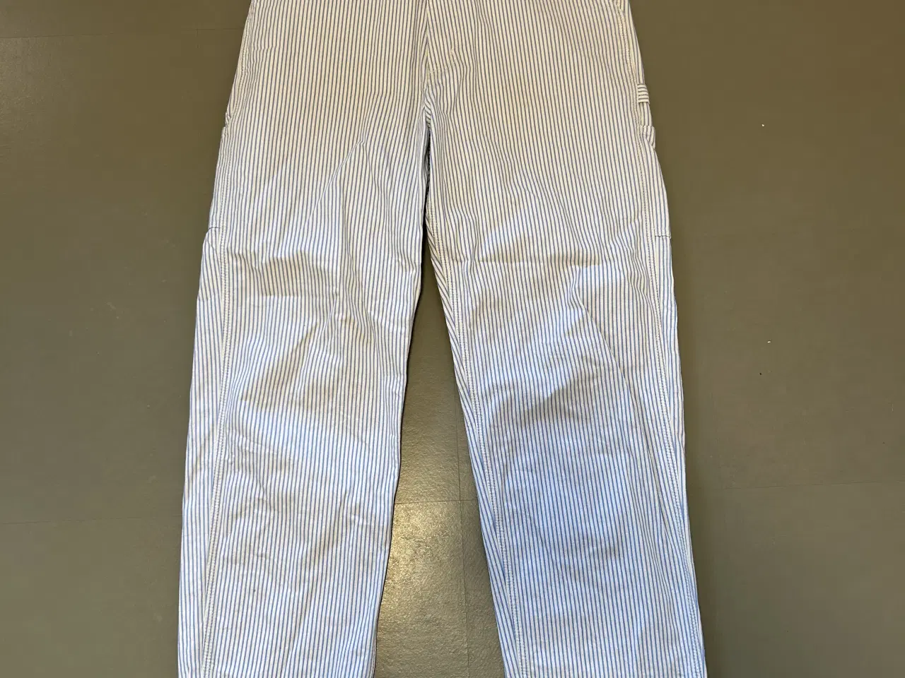 Billede 2 - Stribede (Blå/Hvid) Carhartt bukser