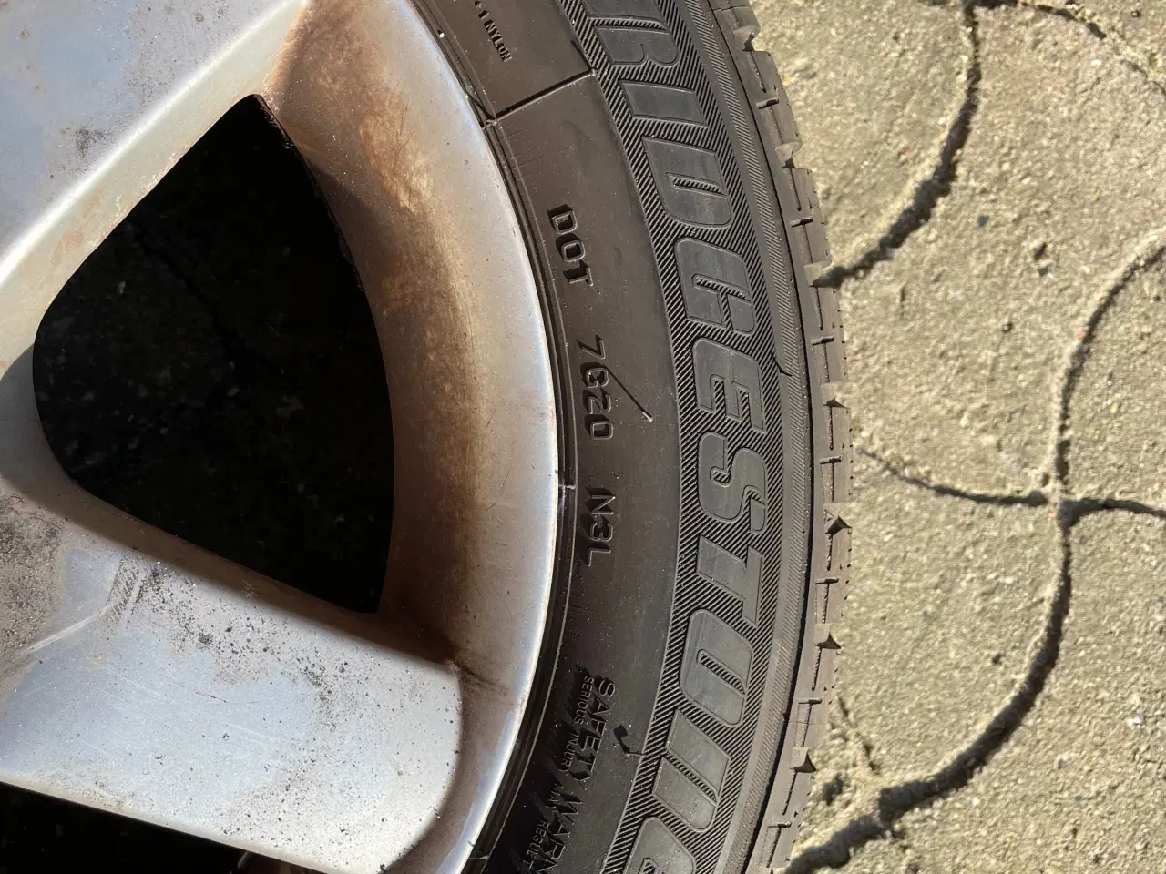 Billede 5 - Alufælge med dæk som foto(4stk til Nissan)