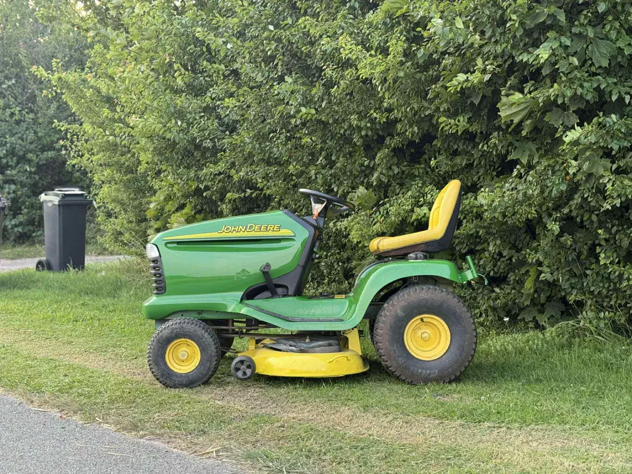 Billede 2 - John Deere LT170 – 16 hk V-Twin havetraktor (2005)