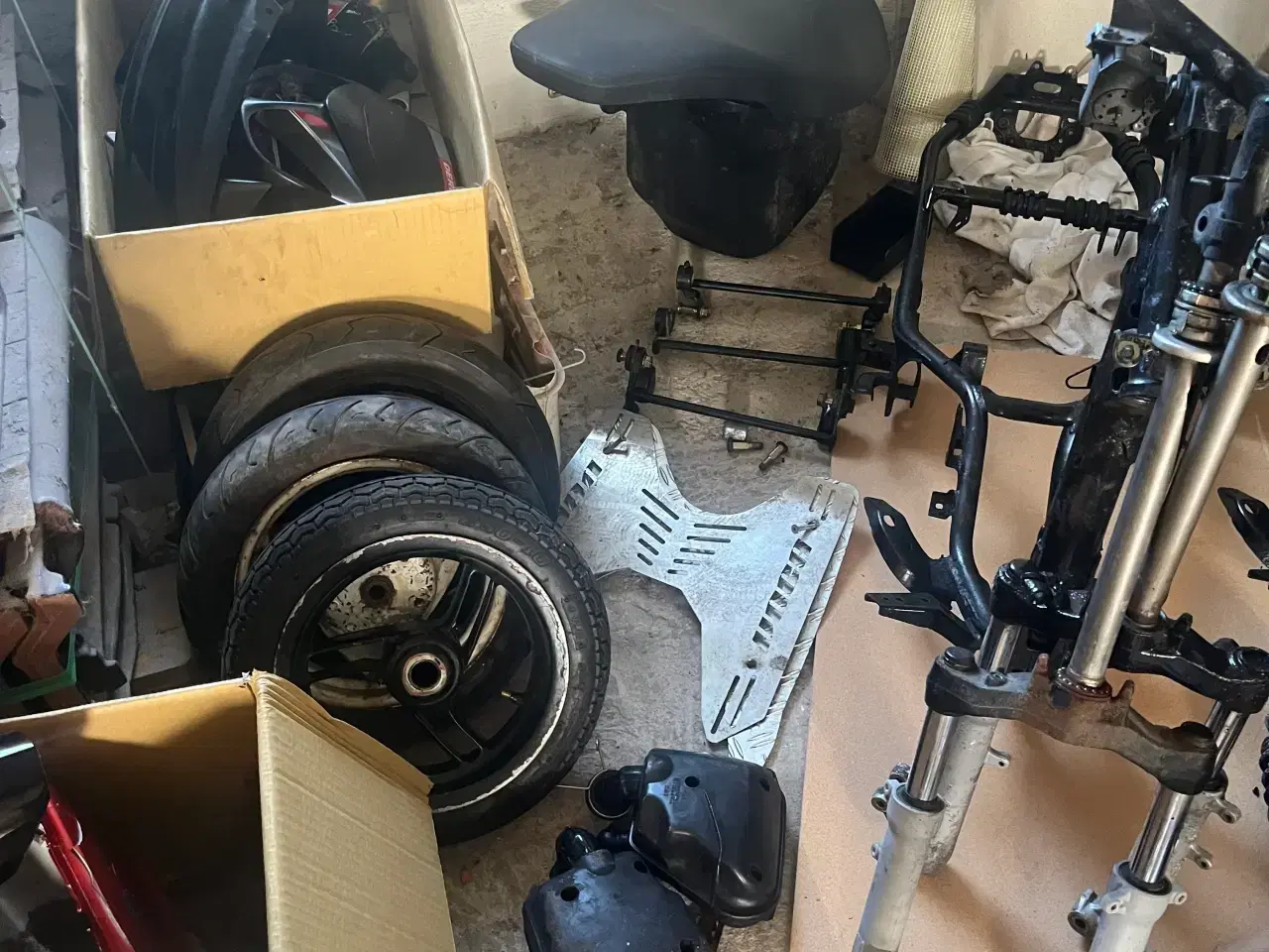 Billede 7 - Mange Yamaha Jog r Dele 