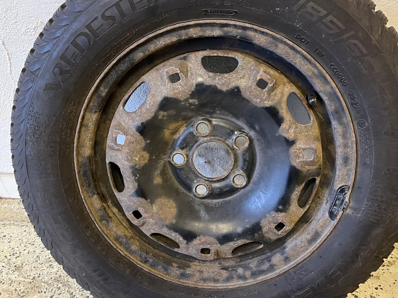 Billede 2 - VW POLO Vinterdæk 185/65 R14 