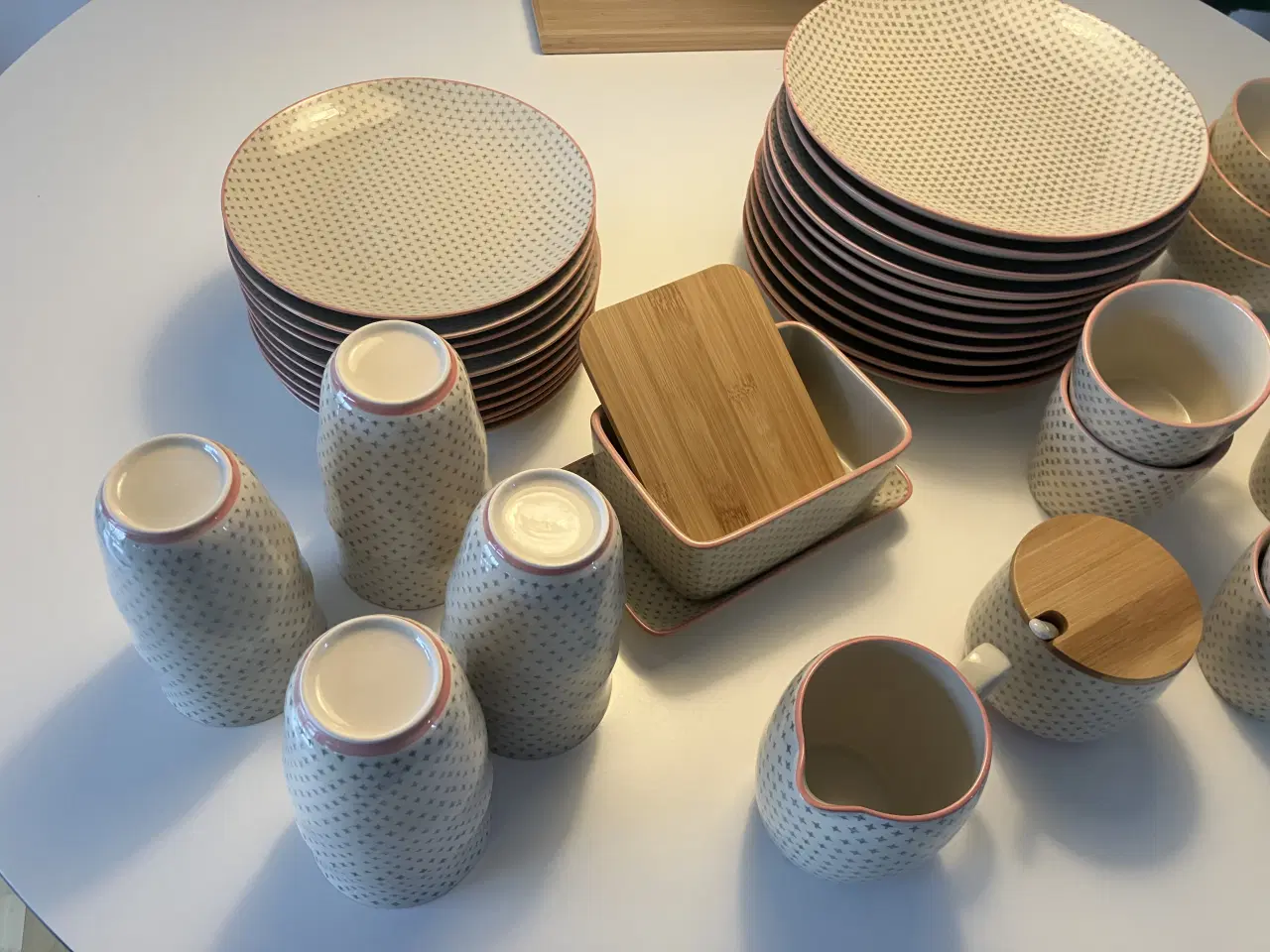 Billede 13 - Stel fra Sofia Hand made 46 dele. Sendes Ikke. 