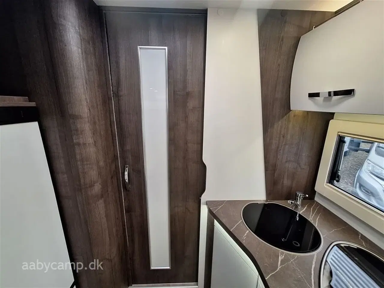 Billede 17 - 2024 - Benimar Tessoro T468 Special Edition Automat gear. NK pakke. varme i spildevandstank. bakkamera. markise. lithium batteri. cykelstativ.