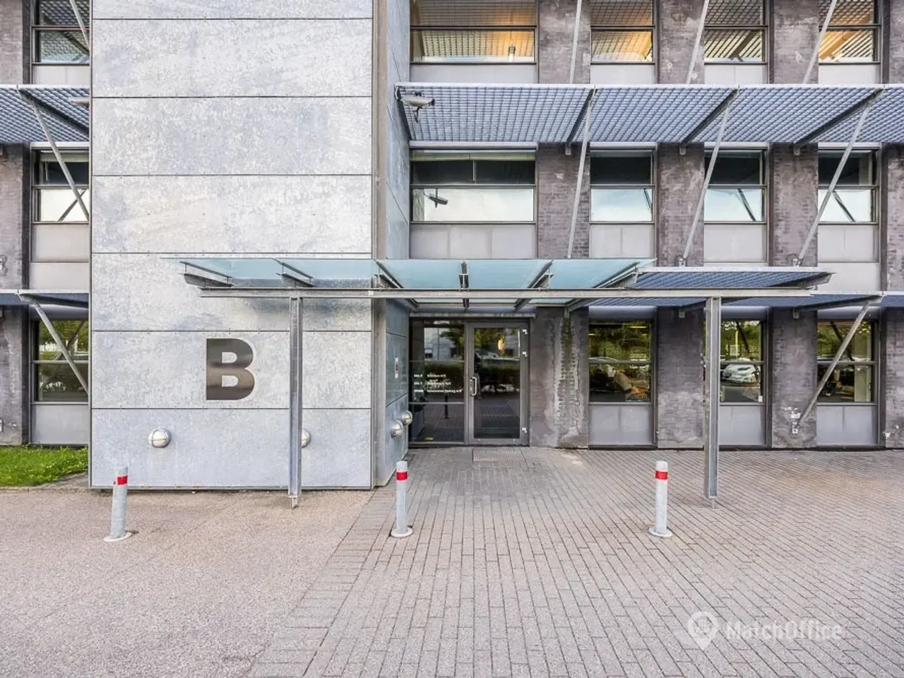 Billede 5 - Kontor med lys fra alle sider på 1. sal