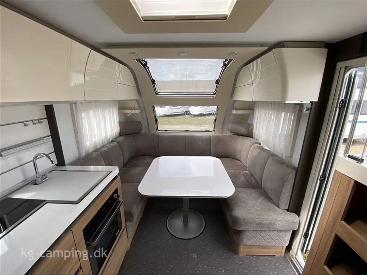 Billede 9 - 2021 - Adria Alpina 763 UK   Velholdt  køjevogn til den store familie