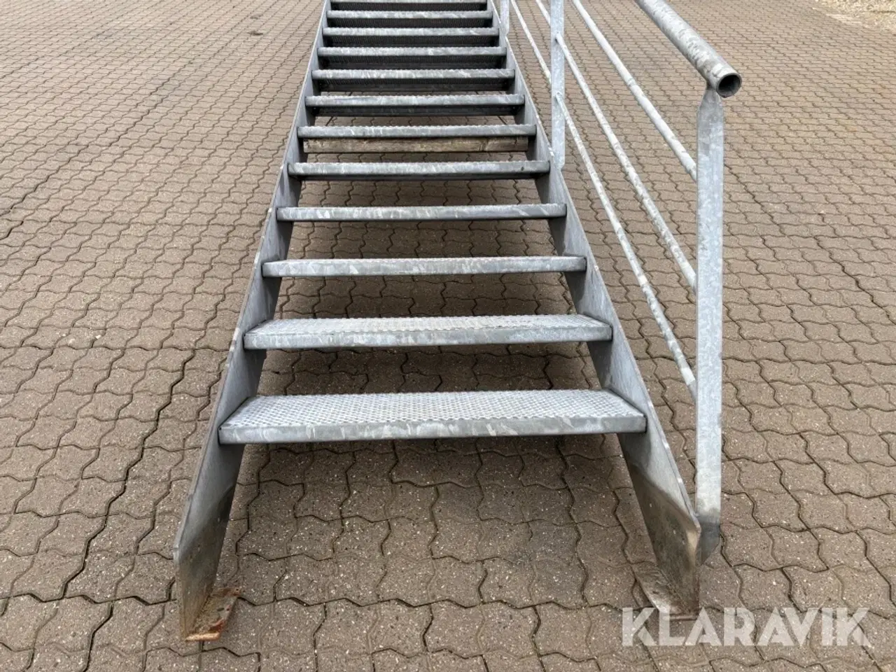 Billede 10 - Trappe med repos