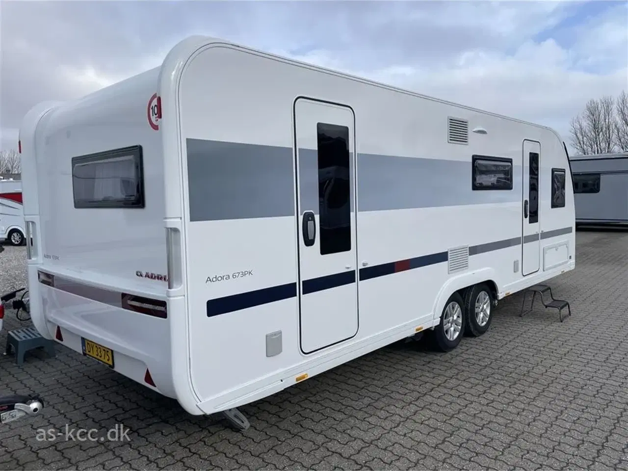 Billede 2 - 2021 - Adria Adora 673 PK Twin   Adria Adora 673 PK TWin aksel årg. 2021.  7 sovepladser, 10 siddepladser,