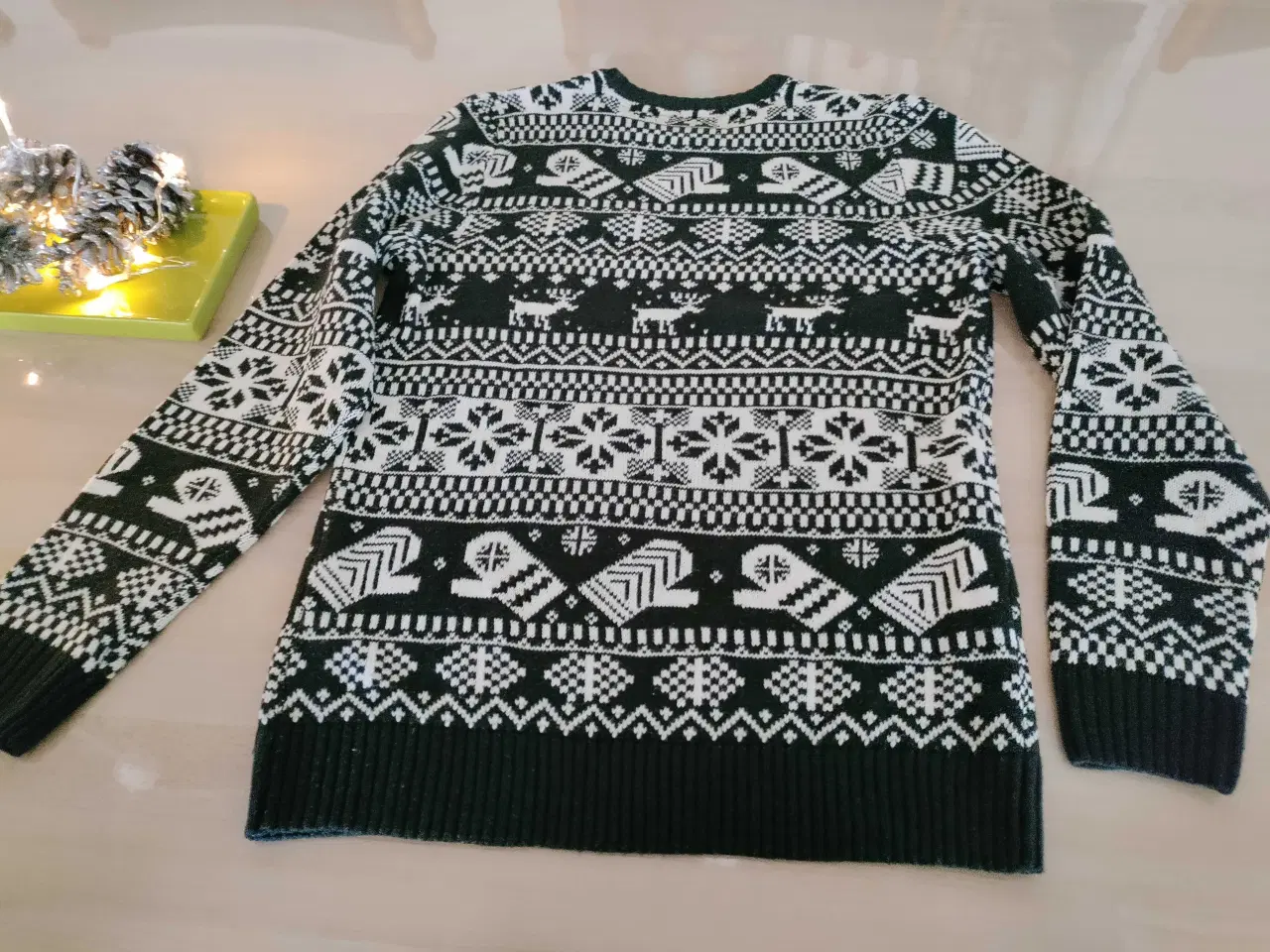 Billede 3 - Julesweater+2 jule t-shirts 
