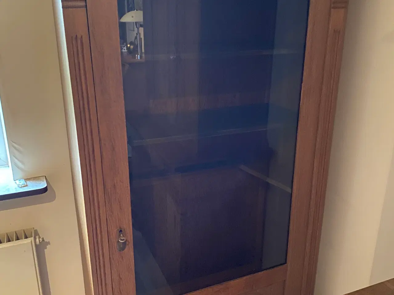 Billede 1 - Gammelt egetræsskab