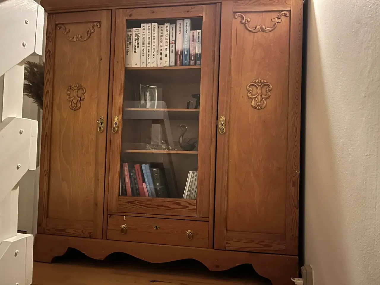 Billede 1 - Gammel skab 