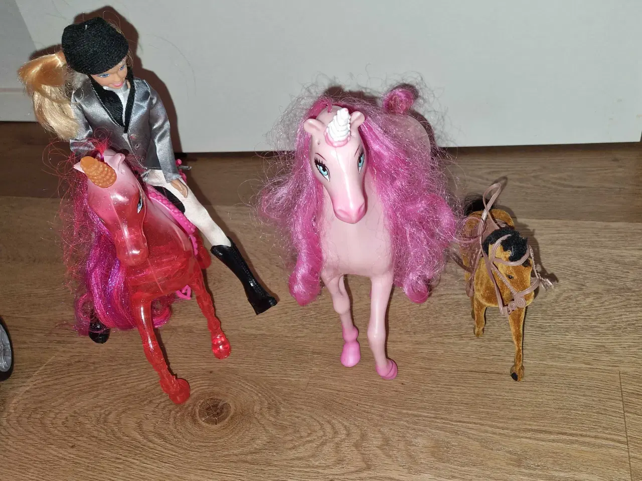 Billede 13 - Forskelligt Barbie 