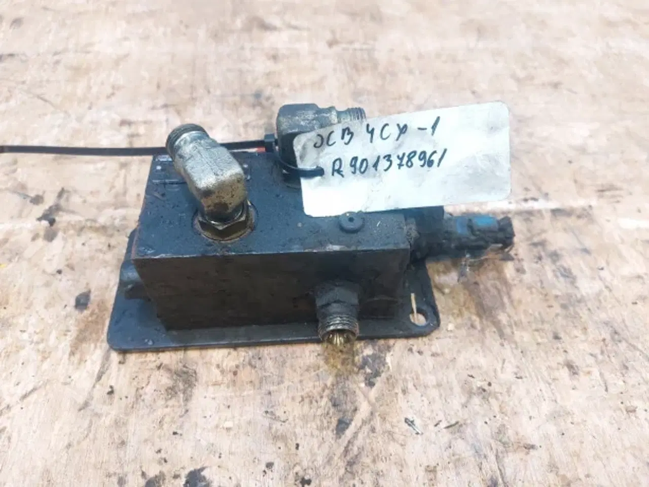 Billede 10 - JCB 4CX Ventilblok R901378961