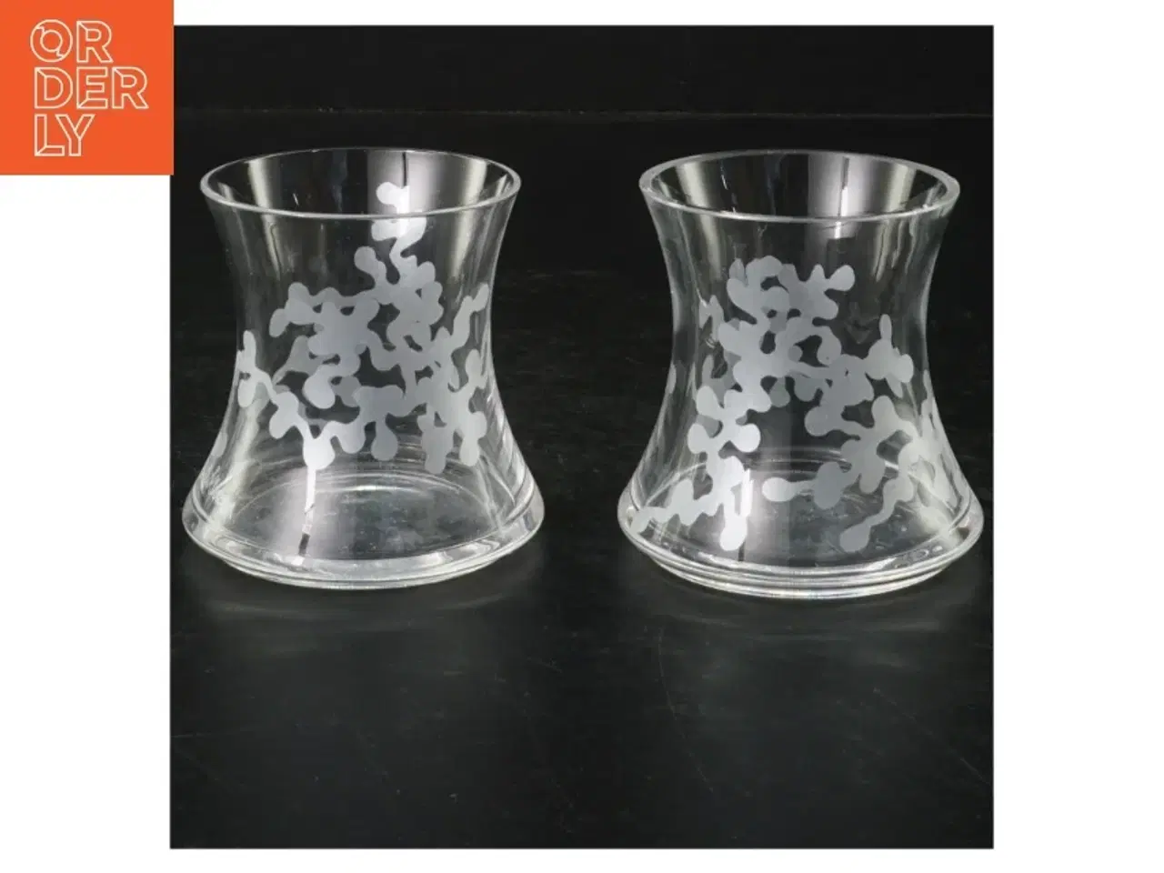 Billede 1 - Gennemsigtige glasvaser med snefnugmønster (str. 7,5 cm, ø 6,5 cm)