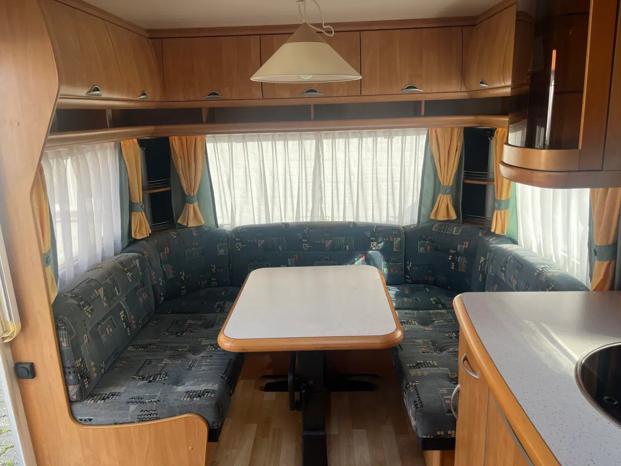 Billede 3 - Flot og velholdt campingvogn.