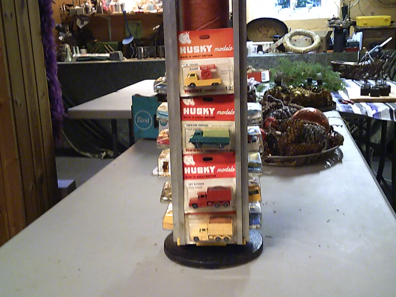 Billede 2 - Husky lejetøjsbiler med salgsstativ 21stk.