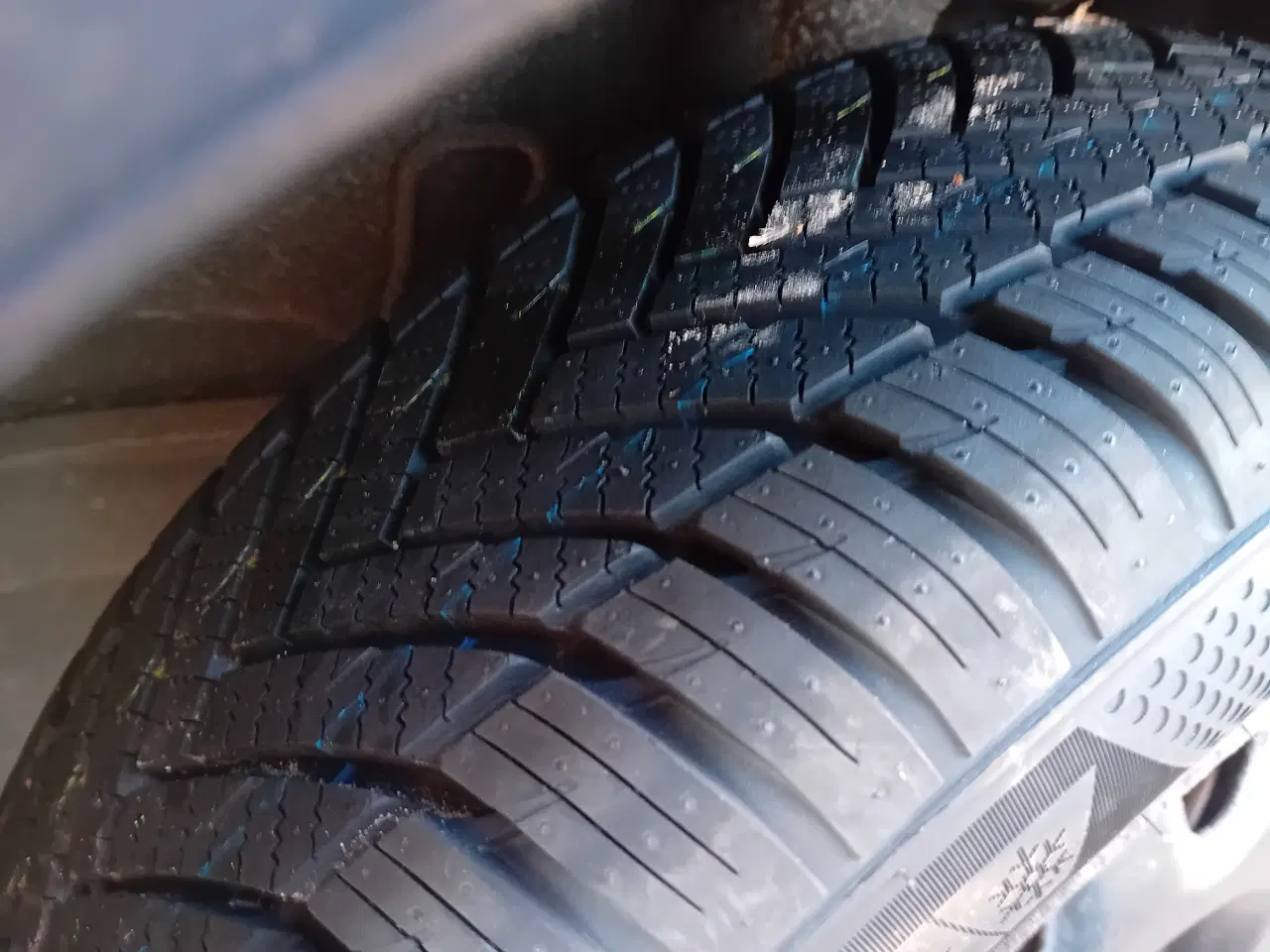 Billede 7 - Synet Mazda 323F benzin