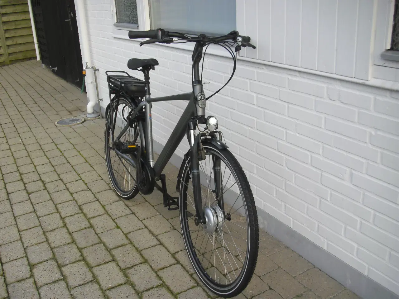 Billede 2 - El- cykel med godt batteri og lader